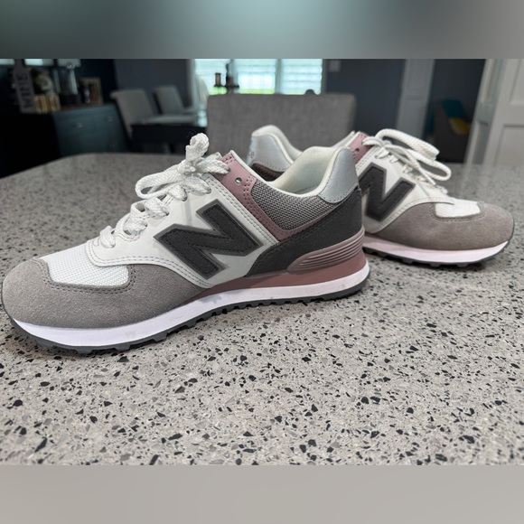 New Balance Women's 574 Core Casual Sneakers - Picture 5 of 8